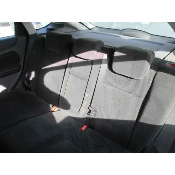 FORD FOCUS BERLINA (CAP) '2006 AMBIENTE (D) NEGRO