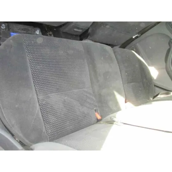 FORD FOCUS BERLINA (CAP) '2006 AMBIENTE (D) NEGRO