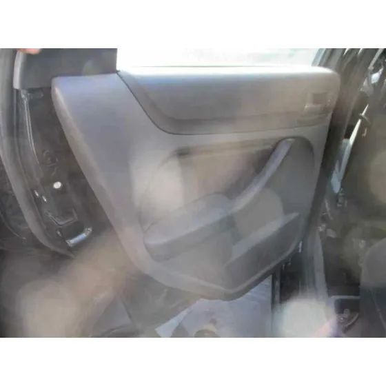 FORD FOCUS BERLINA (CAP) '2006 AMBIENTE (D) NEGRO