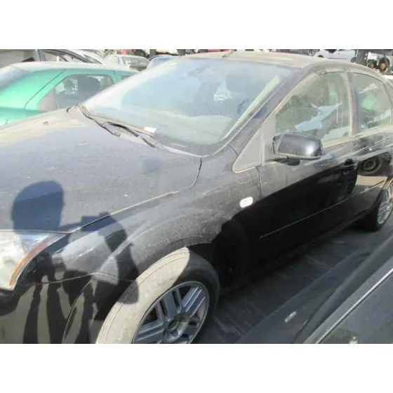FORD FOCUS BERLINA (CAP) '2006 AMBIENTE (D) NEGRO
