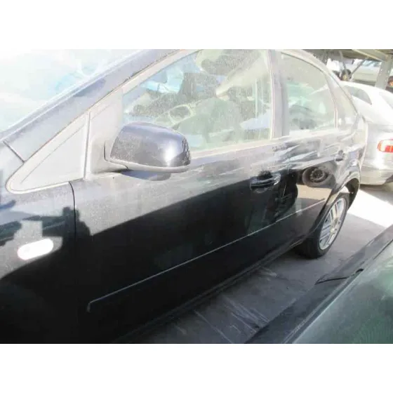 FORD FOCUS BERLINA (CAP) '2006 AMBIENTE (D) NEGRO