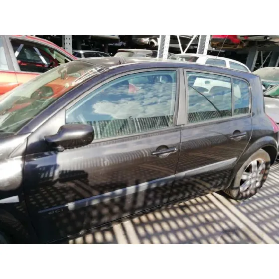 RENAULT MEGANE II BERLINA 5P '2005 AUTHENTIQUE NEGRO