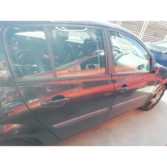 RENAULT MEGANE II BERLINA 5P '2005 AUTHENTIQUE NEGRO