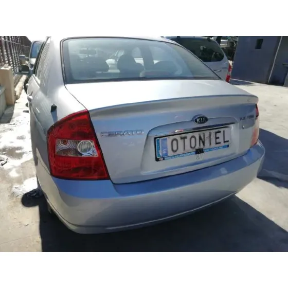 KIA CERATO '2004 2.0 EX CRDI BERLINA (4-PTAS.) GRIS