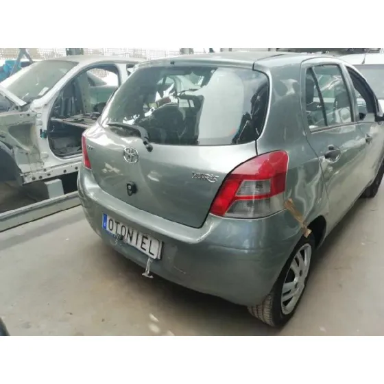 TOYOTA YARIS '2011 LIVE GRIS