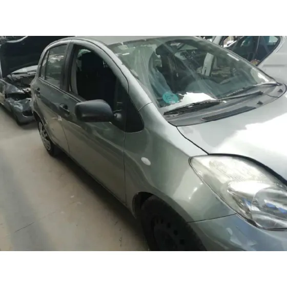 TOYOTA YARIS '2011 LIVE GRIS