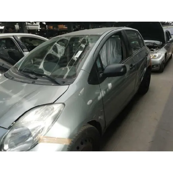 TOYOTA YARIS '2011 LIVE GRIS