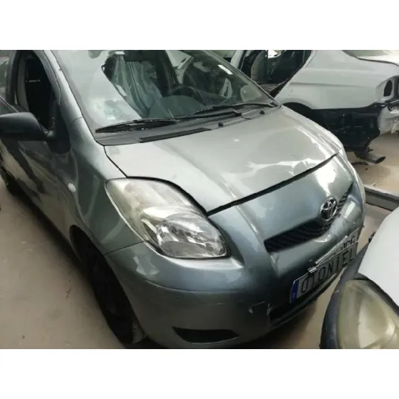 TOYOTA YARIS '2011 LIVE GRIS