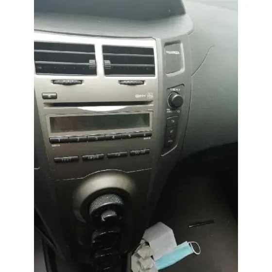 TOYOTA YARIS '2011 LIVE GRIS