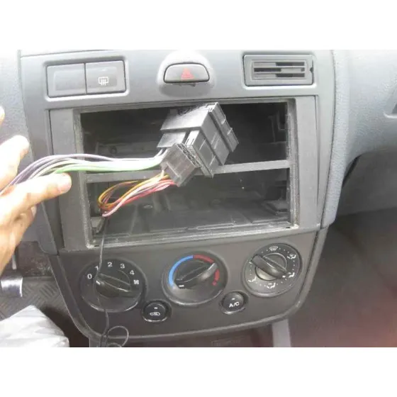 FORD FIESTA (CBK) '2006 FUTURA BLANCO