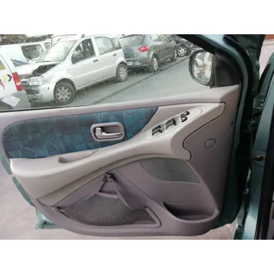 NISSAN ALMERA TINO (V10M) '2002 AMBIENCE AZUL