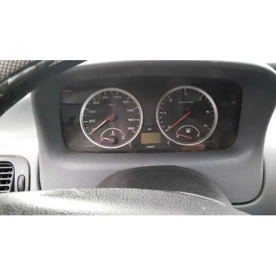 TATA INDIGO '2006 MARINA GRIS PLATA