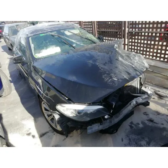 BMW SERIE 5 TOURING (F11) '2011 525D NEGRO