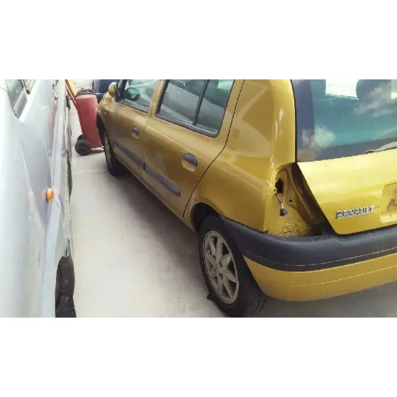 RENAULT CLIO II FASE I (B/CBO) '2000 1.4 16V TECH-RUN ORO