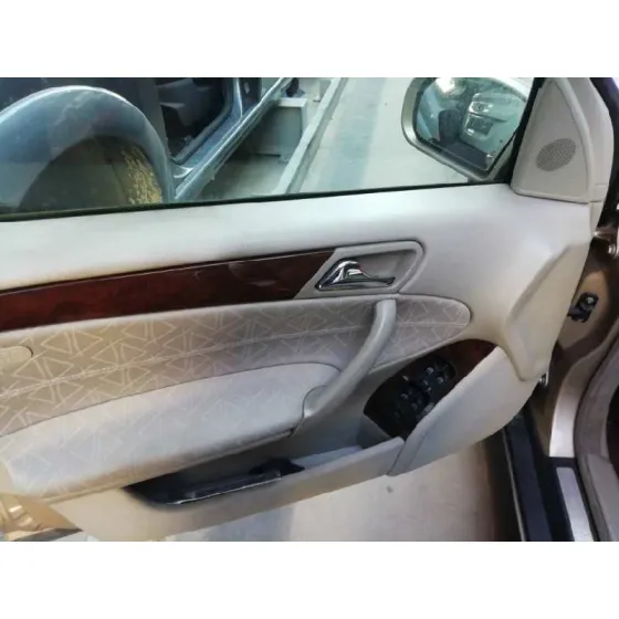 MERCEDES CLASE C (W203) BERLINA '2001 220 CDI (203.006) ORO