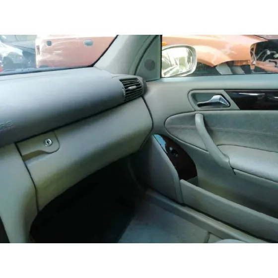 MERCEDES CLASE C (W203) BERLINA '2001 220 CDI (203.006) ORO