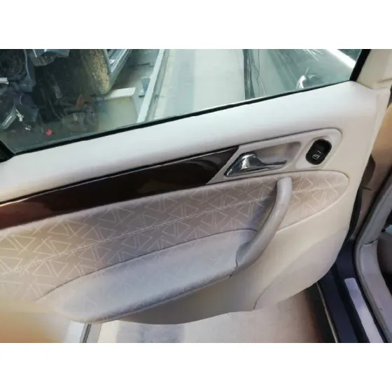 MERCEDES CLASE C (W203) BERLINA '2001 220 CDI (203.006) ORO