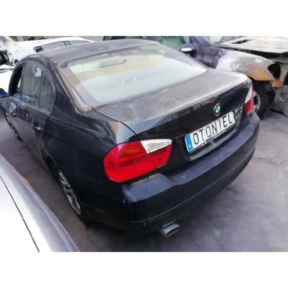 BMW SERIE 3 BERLINA (E90) '2007 318D NEGRO