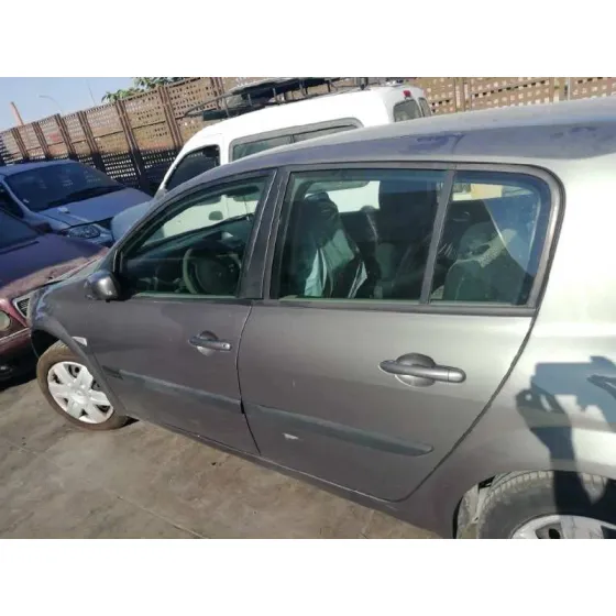 RENAULT MEGANE II BERLINA 5P '2004 CONFORT AUTHENTIQUE GRIS