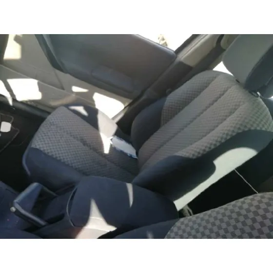 RENAULT MEGANE II BERLINA 5P '2004 CONFORT AUTHENTIQUE GRIS