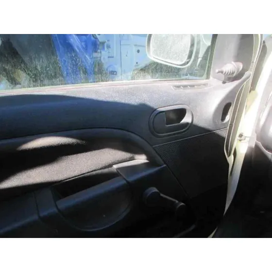 FORD FIESTA (CBK) '2005 AMBIENTE BLANCO