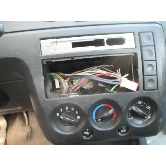 FORD FIESTA (CBK) '2005 AMBIENTE BLANCO