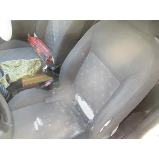 FORD FIESTA (CBK) '2005 AMBIENTE BLANCO