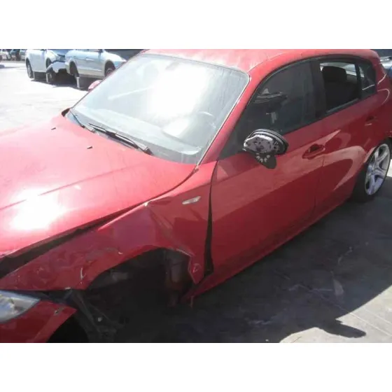BMW SERIE 1 BERLINA (E81/E87) '2006 2.0 16V DIESEL CAT ROJO