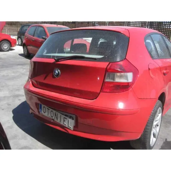 BMW SERIE 1 BERLINA (E81/E87) '2006 2.0 16V DIESEL CAT ROJO