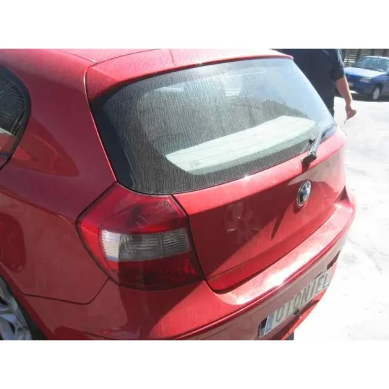 BMW SERIE 1 BERLINA (E81/E87) '2006 2.0 16V DIESEL CAT ROJO