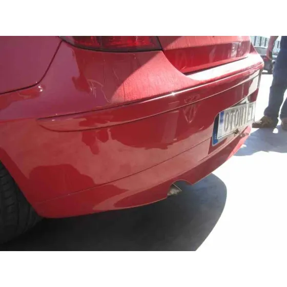 BMW SERIE 1 BERLINA (E81/E87) '2006 2.0 16V DIESEL CAT ROJO
