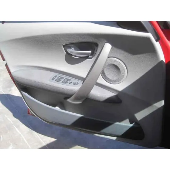 BMW SERIE 1 BERLINA (E81/E87) '2006 2.0 16V DIESEL CAT ROJO