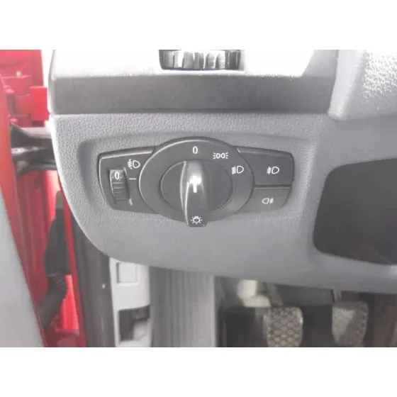 BMW SERIE 1 BERLINA (E81/E87) '2006 2.0 16V DIESEL CAT ROJO
