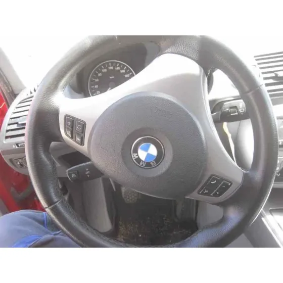 BMW SERIE 1 BERLINA (E81/E87) '2006 2.0 16V DIESEL CAT ROJO