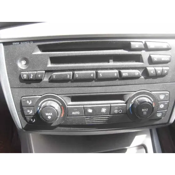 BMW SERIE 1 BERLINA (E81/E87) '2006 2.0 16V DIESEL CAT ROJO