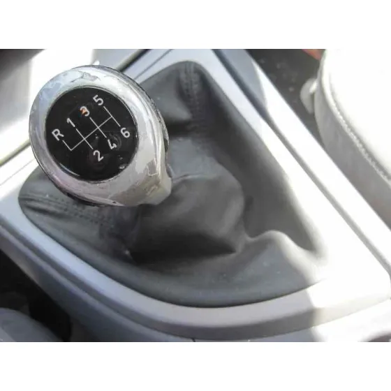 BMW SERIE 1 BERLINA (E81/E87) '2006 2.0 16V DIESEL CAT ROJO