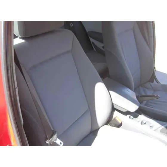 BMW SERIE 1 BERLINA (E81/E87) '2006 2.0 16V DIESEL CAT ROJO