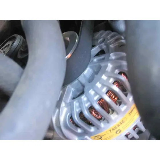 BMW SERIE 1 BERLINA (E81/E87) '2006 2.0 16V DIESEL CAT ROJO