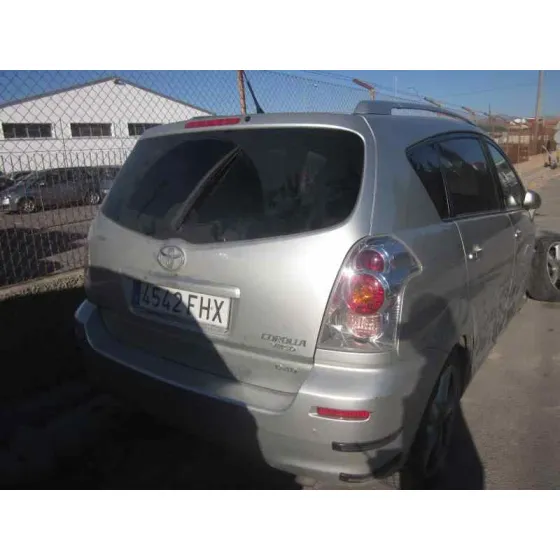 TOYOTA COROLLA VERSO (R1) '2006 2.2 D-CAT PLATA