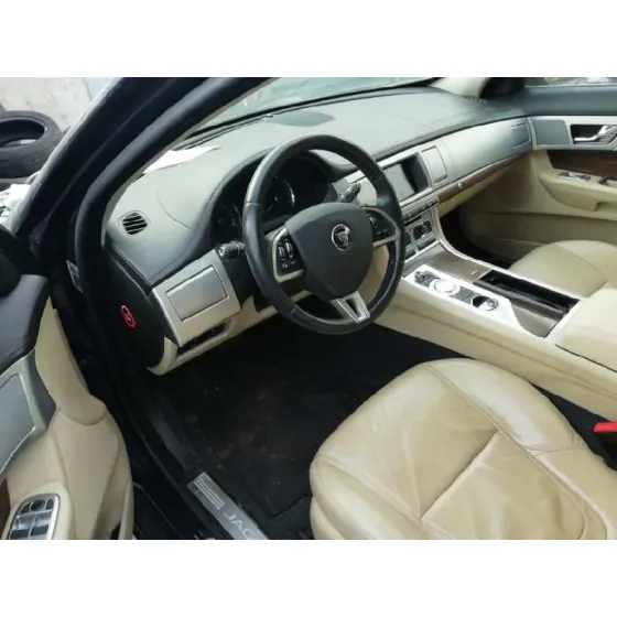 JAGUAR XF '2014 2.2 DIESEL LUXURY