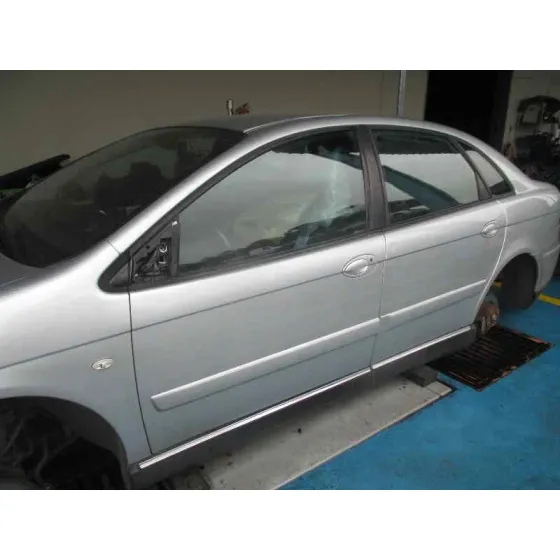 CITROEN C5 BERLINA '2005 ATTRACTION PLATA