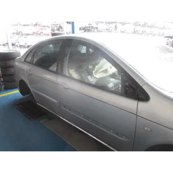 CITROEN C5 BERLINA '2005 ATTRACTION PLATA