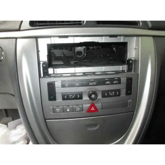 CITROEN C5 BERLINA '2005 ATTRACTION PLATA