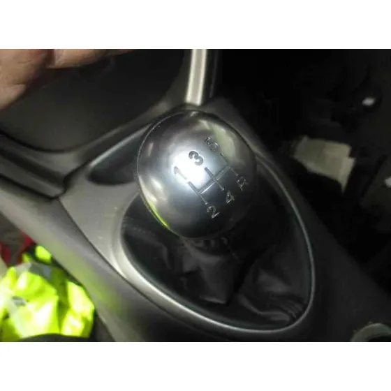 CITROEN C5 BERLINA '2005 ATTRACTION PLATA