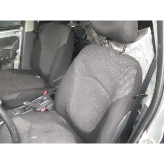CITROEN C5 BERLINA '2005 ATTRACTION PLATA