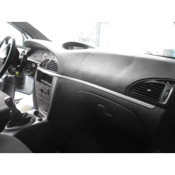 CITROEN C5 BERLINA '2005 ATTRACTION PLATA