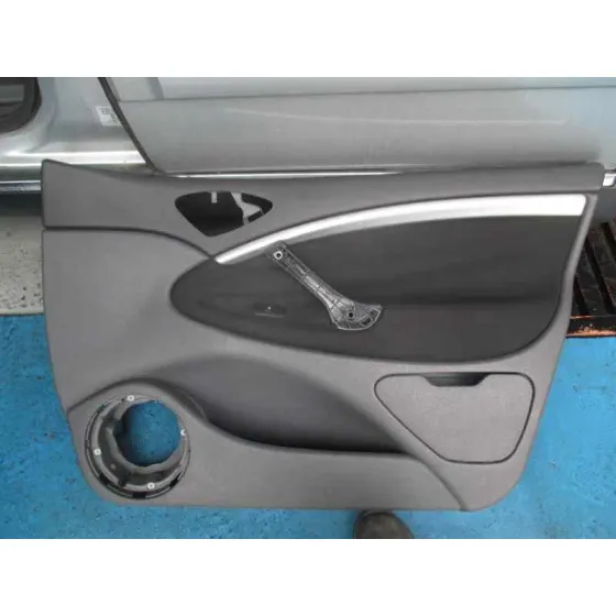 CITROEN C5 BERLINA '2005 ATTRACTION PLATA