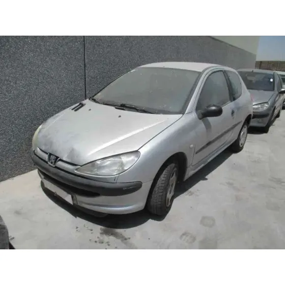 PEUGEOT 206 BERLINA '2002 XR GRIS PLATA