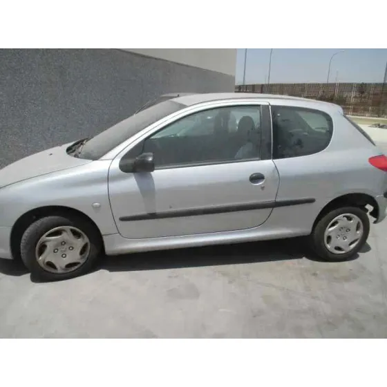 PEUGEOT 206 BERLINA '2002 XR GRIS PLATA