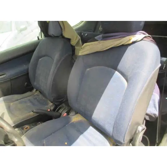 PEUGEOT 206 BERLINA '2002 XR GRIS PLATA